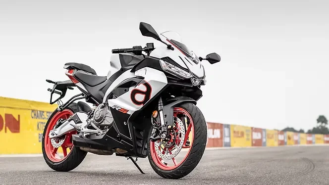Aprilia RS 457 front view