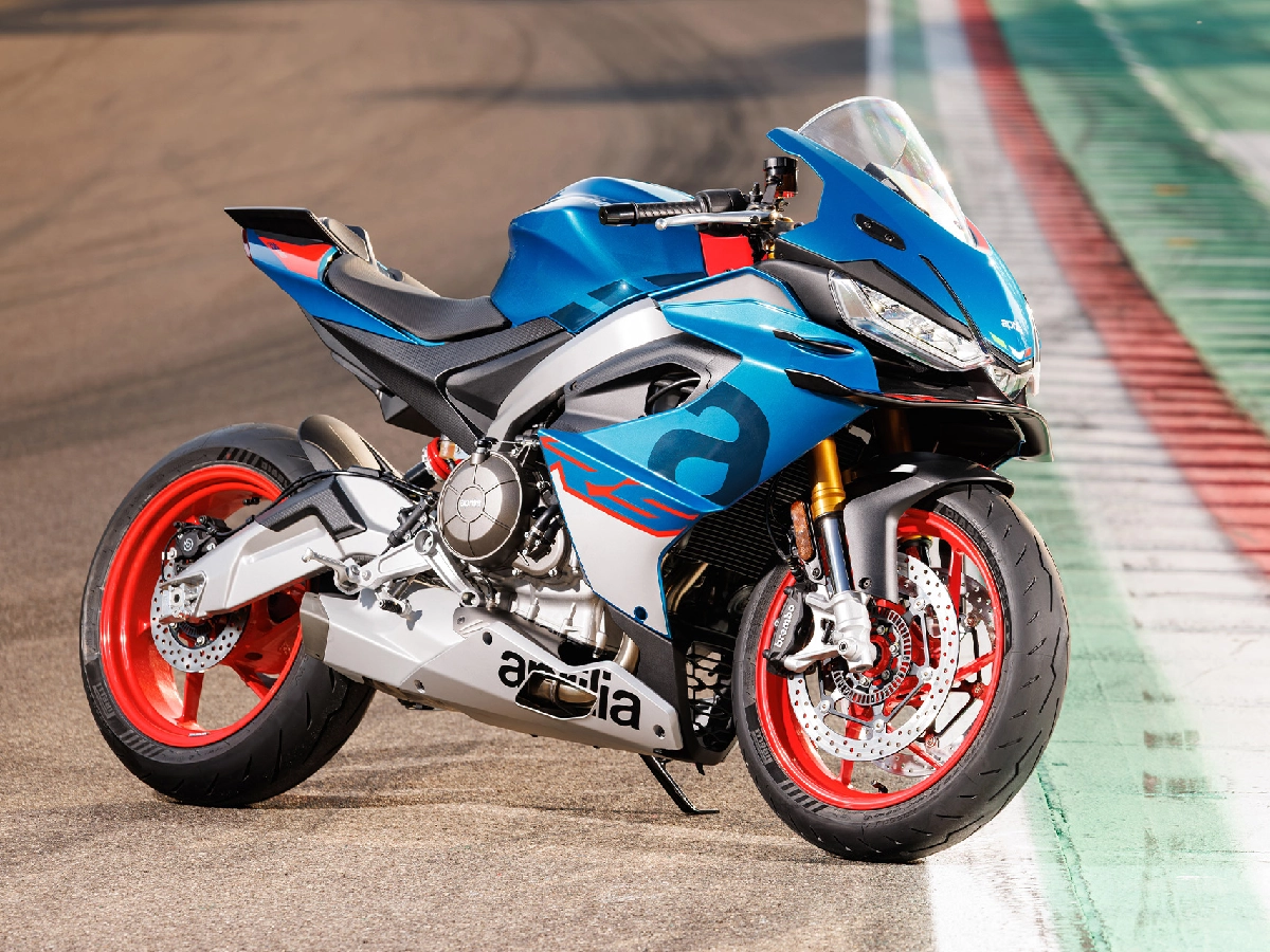 Aprilia RS 660 Blue Marlin front three-quarter view on racing track
