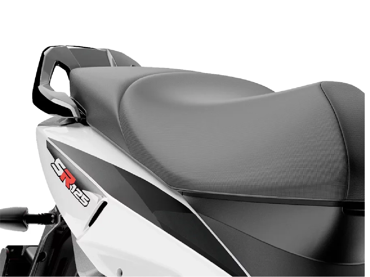 Aprilia SR 125 single-piece seat close-up view