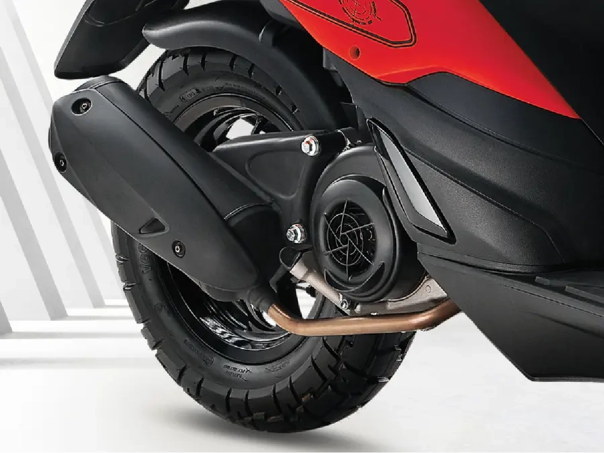 Aprilia SR Storm 125 rear wheel and engine area close up