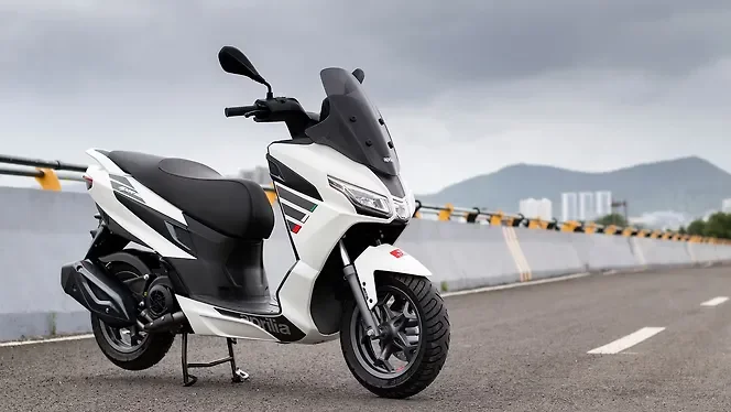 Aprilia SXR 125 front view
