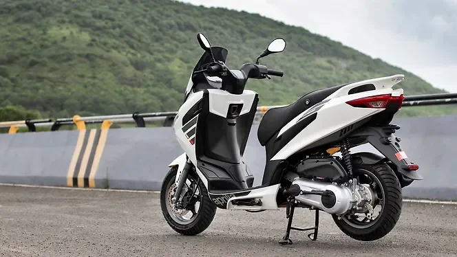 Aprilia SXR 125 rear view