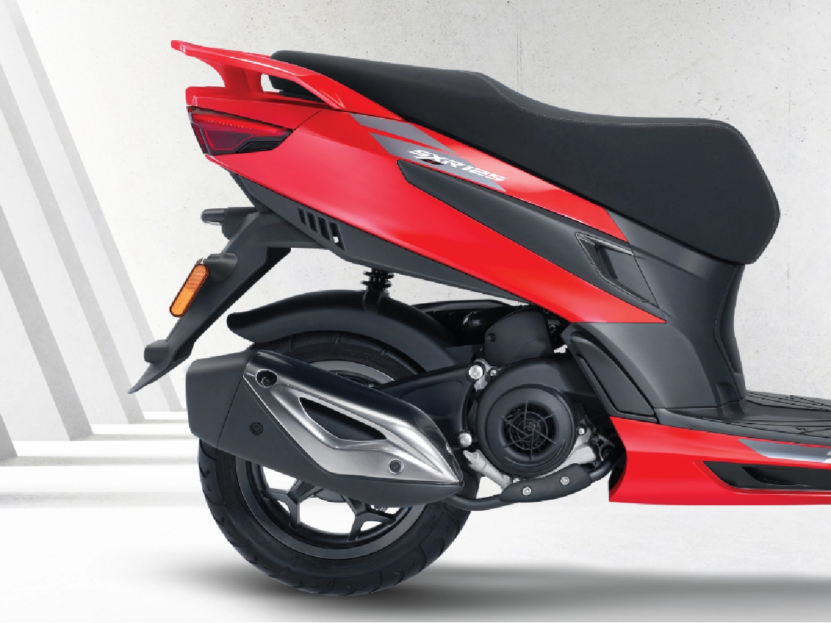 Aprilia SXR 125 rear side profile and exhaust design