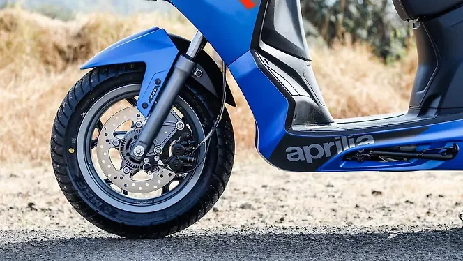 Aprilia SXR 160 lifestyle view