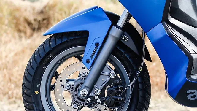 Aprilia SXR 160 lifestyle view