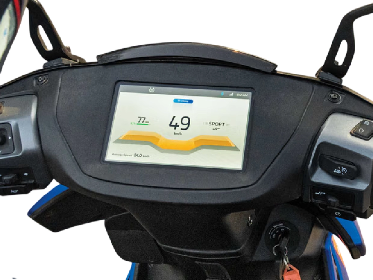 Ather 450 Apex touchscreen instrument panel display