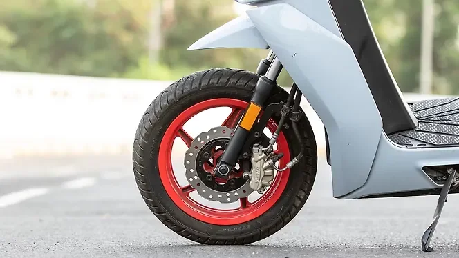 Ather 450X lifestyle view