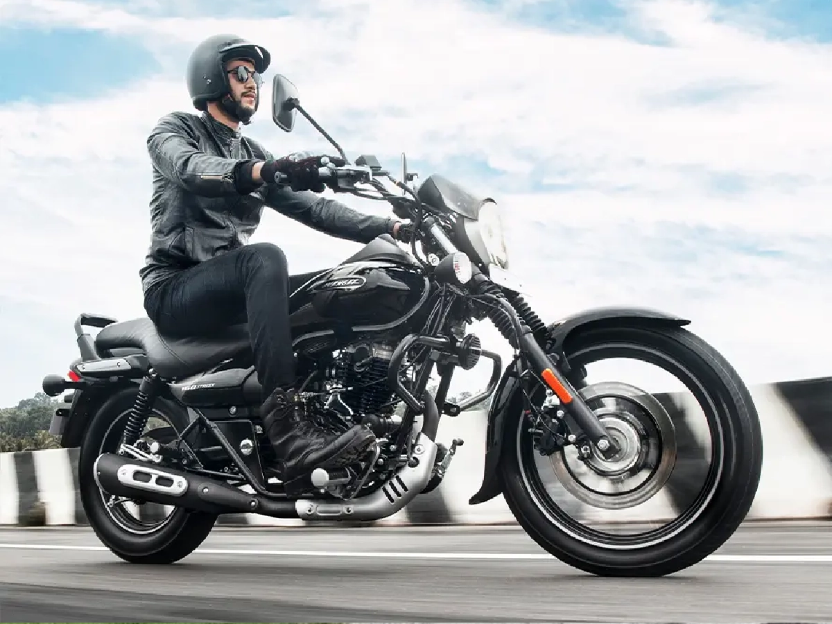 Rider cruising on Bajaj Avenger Street 160 black edition