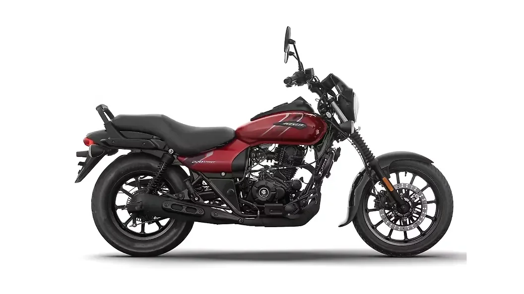Bajaj Avenger Street 220 lifestyle view