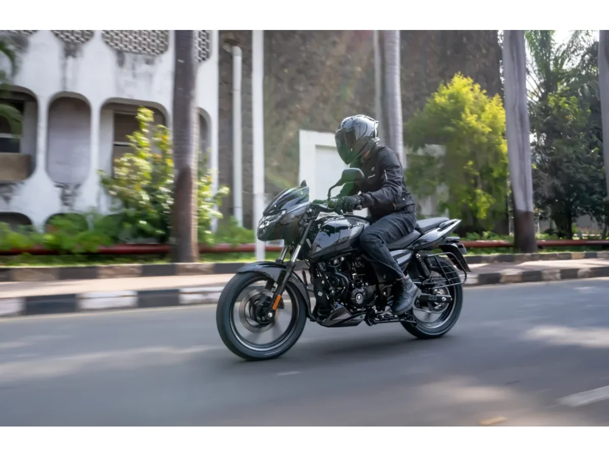 Bajaj Pulsar 150 gallery image 2