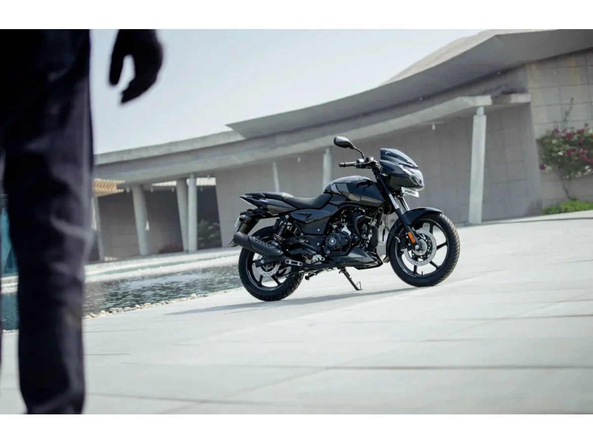 Bajaj Pulsar 150 gallery image 3