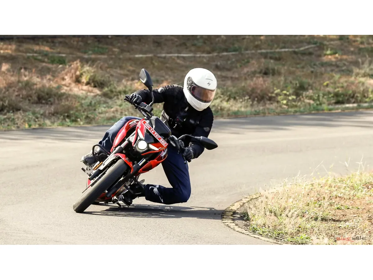 Bajaj Pulsar F250 gallery image 110