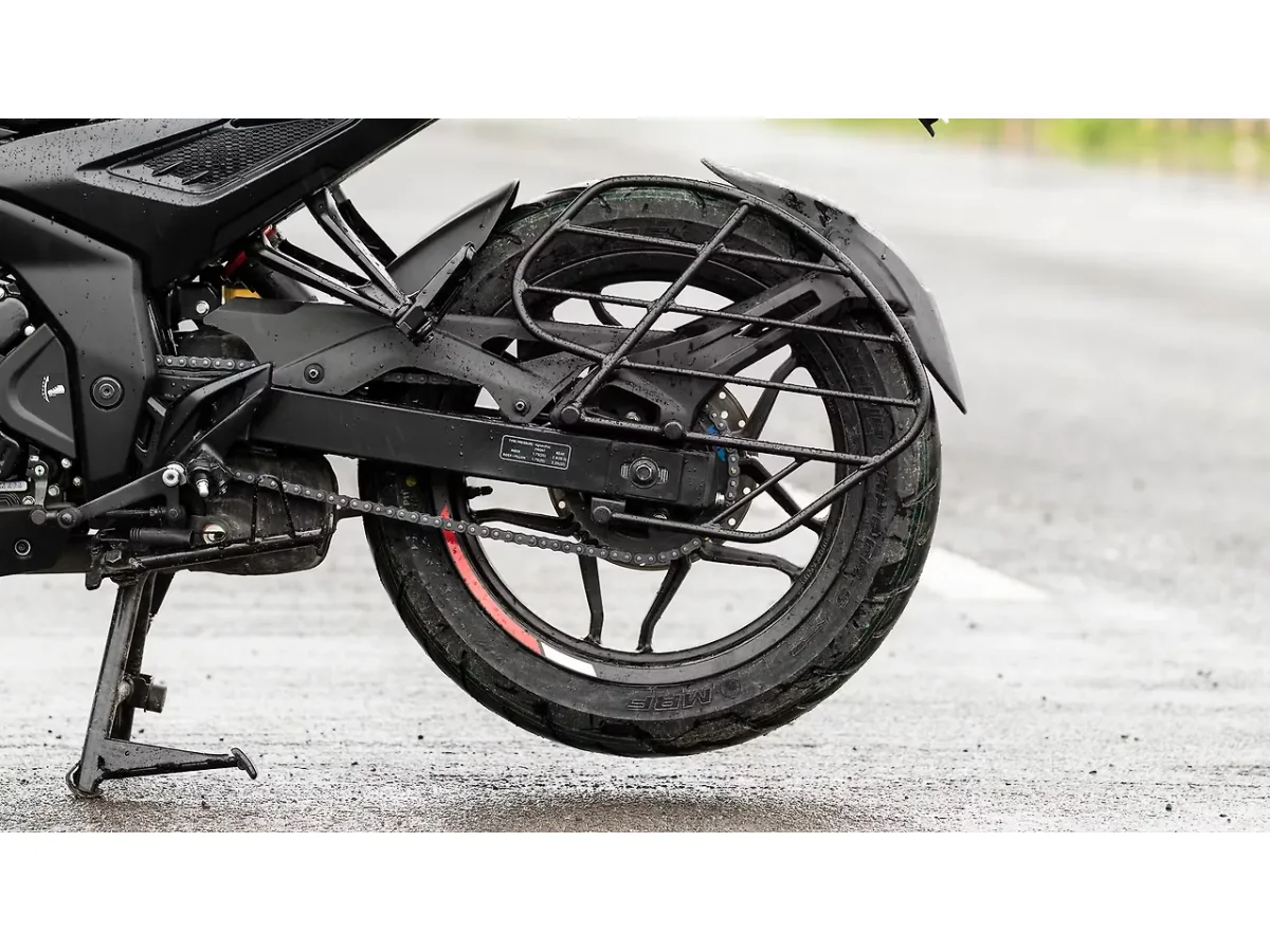 Bajaj Pulsar N160 - Drive Chain And Sprocket