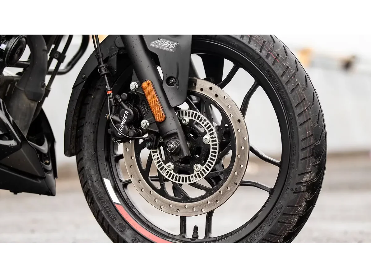 Bajaj Pulsar N160 - Front Disc Brake