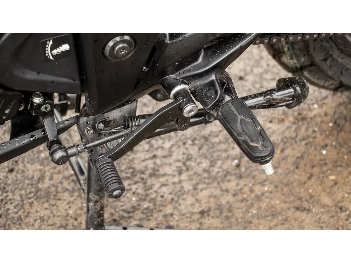 Bajaj Pulsar N160 - Gear Lever Adjustment