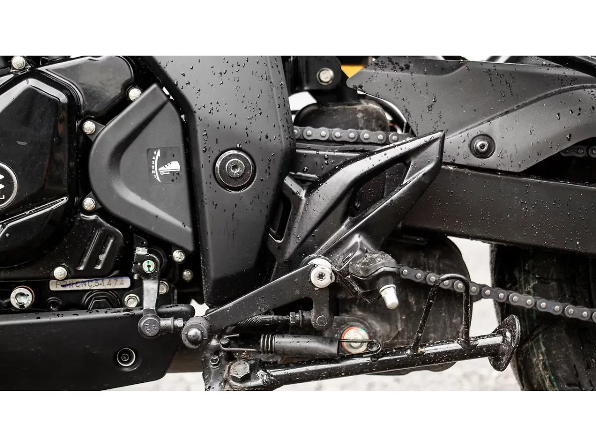 Bajaj Pulsar N160 - Heel Plate