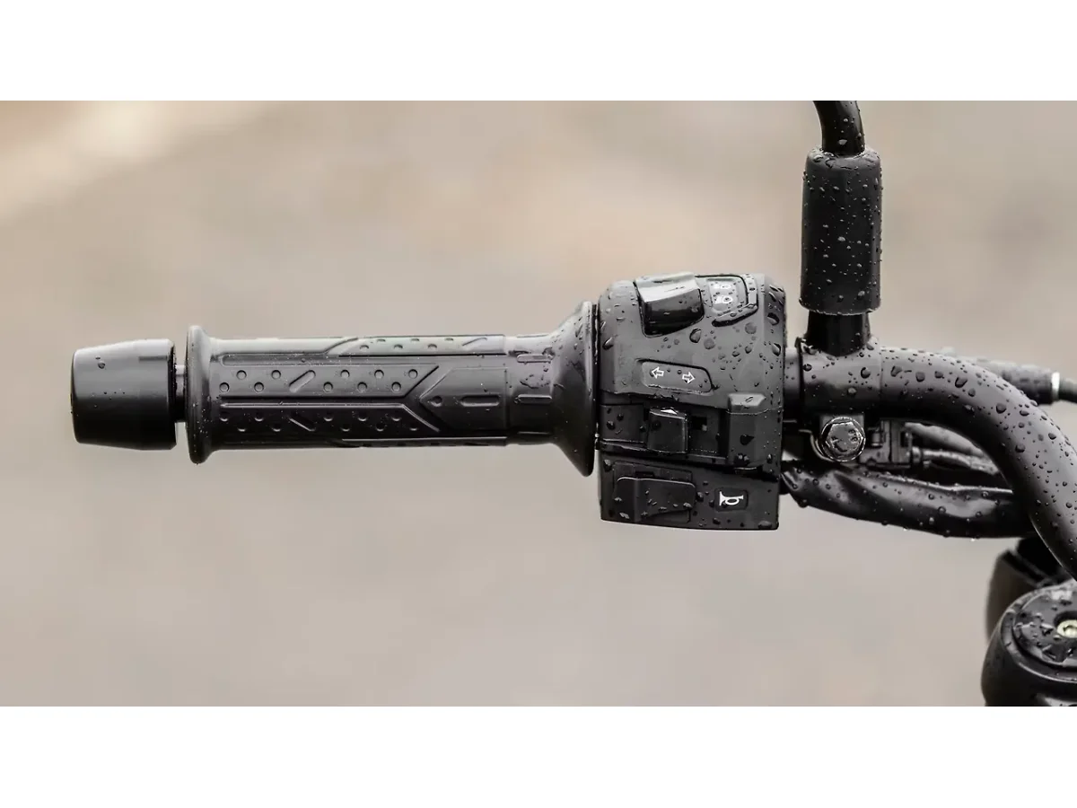 Bajaj Pulsar N160 - Left Side Handelbar Grip