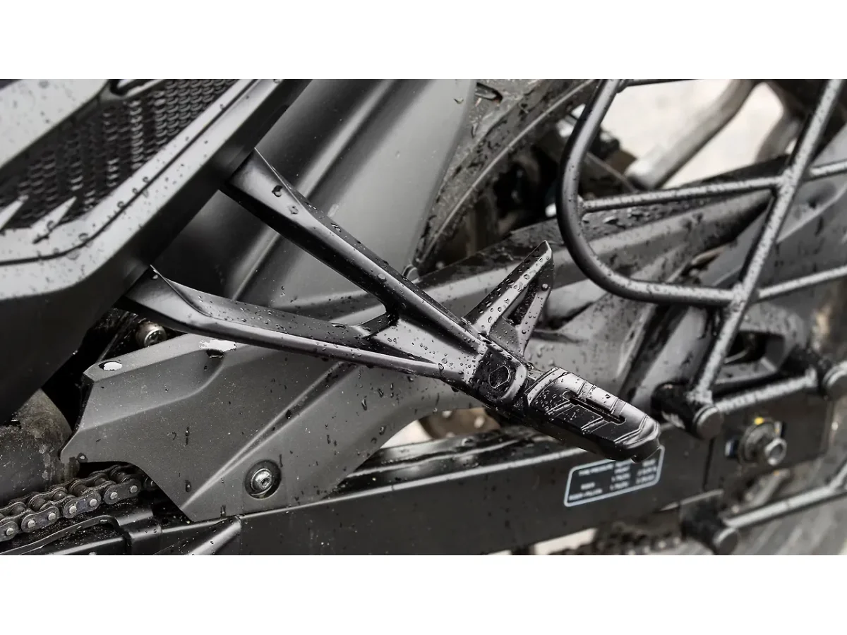 Bajaj Pulsar N160 - Pillion Footrest