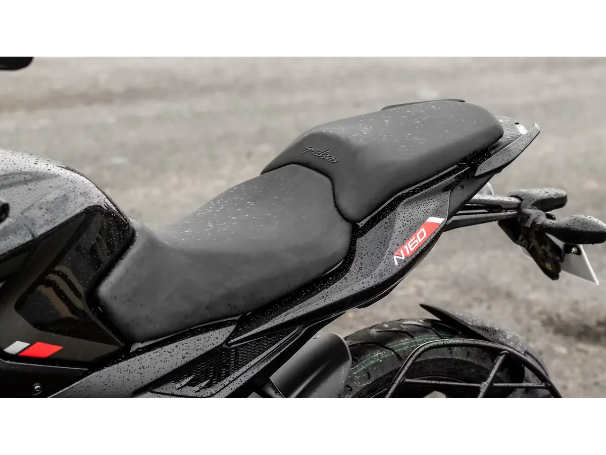 Bajaj Pulsar N160 - Rider Seat