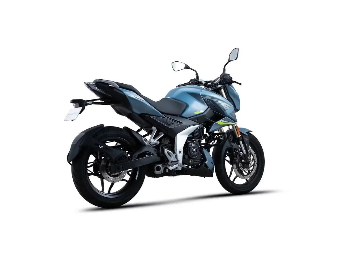 Bajaj Pulsar N160 - Right Rear Three Quarter