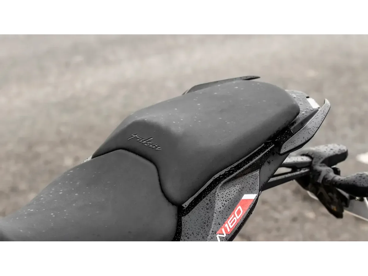 Bajaj Pulsar N160 - Split Seat