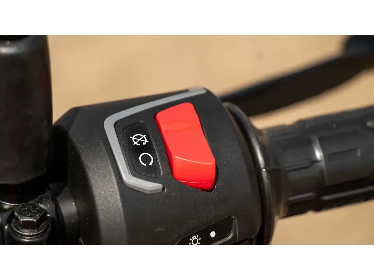 Bajaj Pulsar N250 - Emergency Off Switch Kill Switch