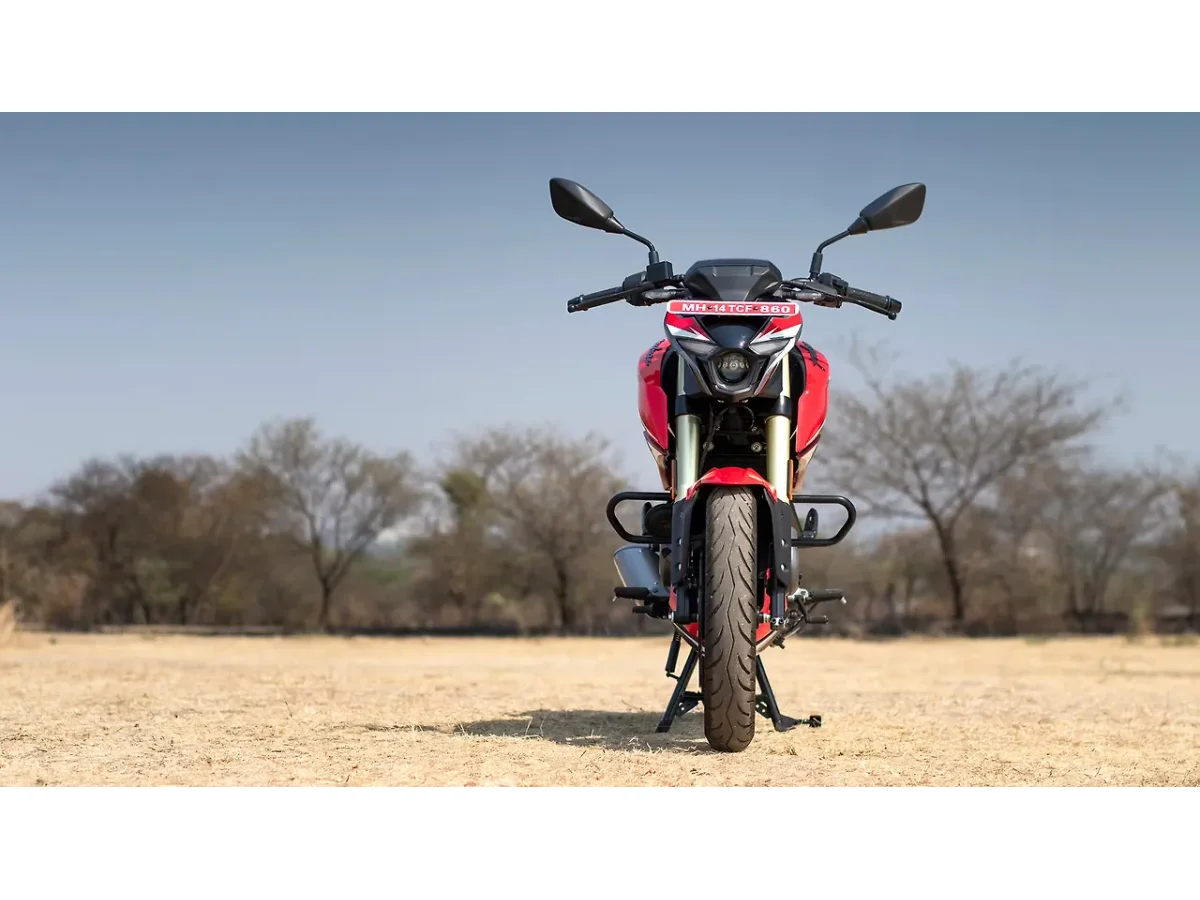 Bajaj Pulsar N250 - Front View