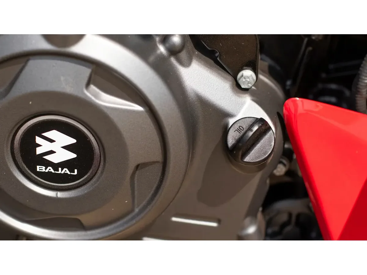 Bajaj Pulsar N250 - Oil Cap Dipstick