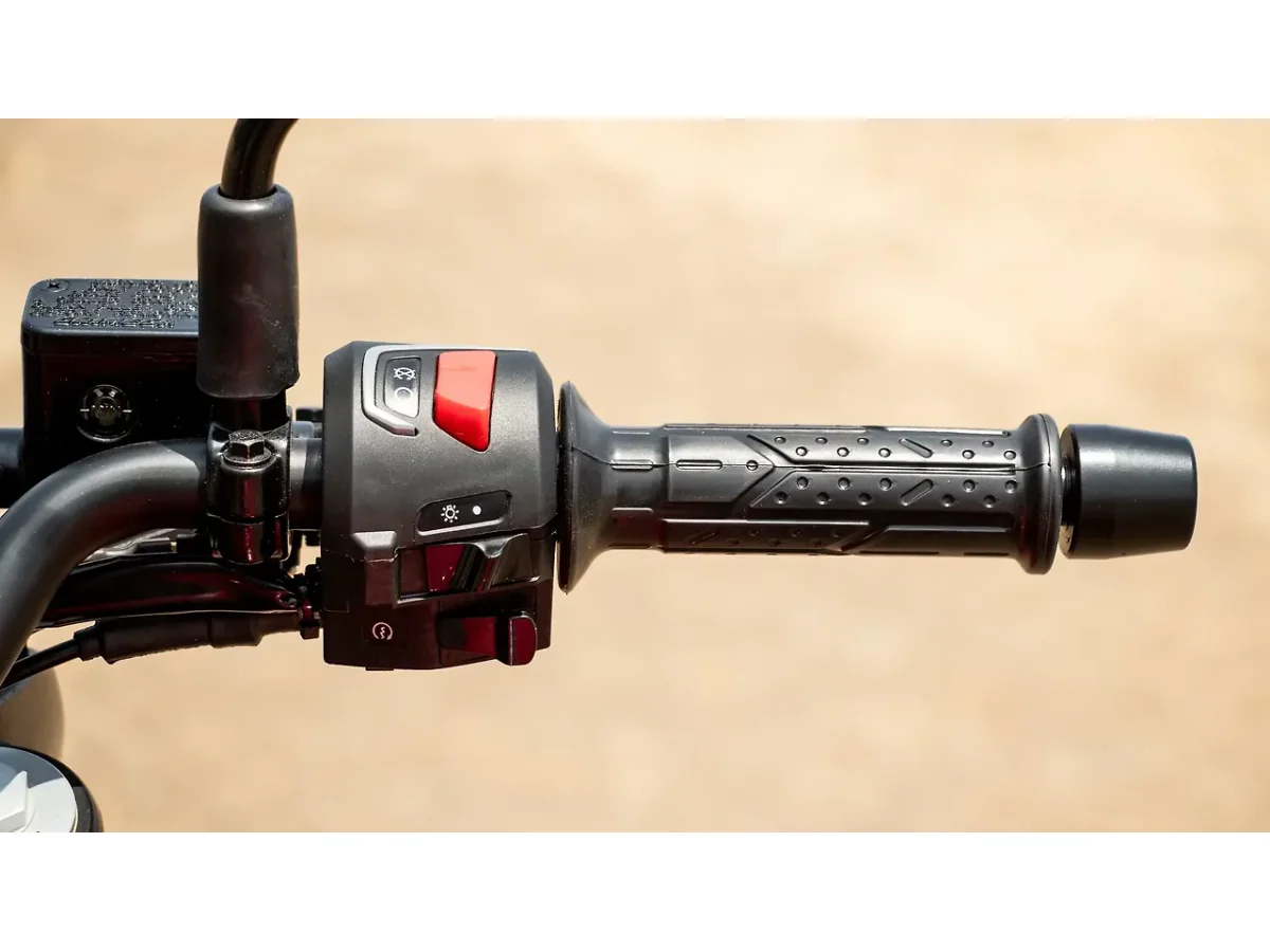 Bajaj Pulsar N250 - Right Side Handelbar Throttle Grip