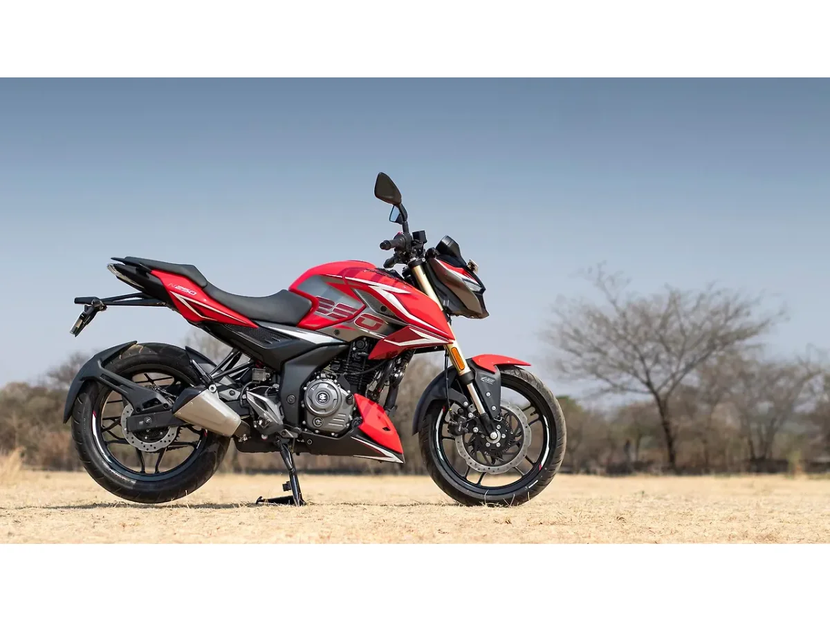 Bajaj Pulsar N250 - Right Side View
