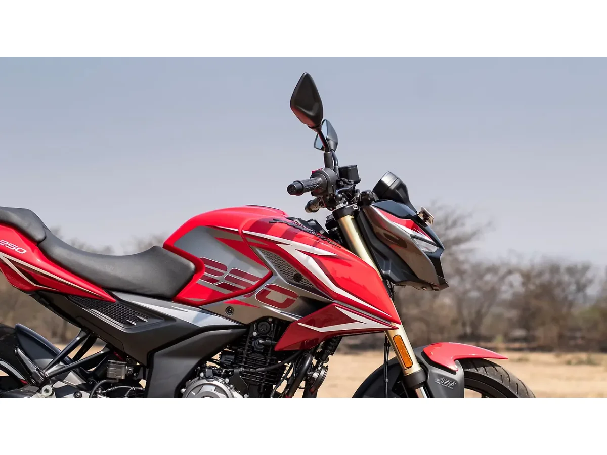 Bajaj Pulsar N250 - Side Fairing