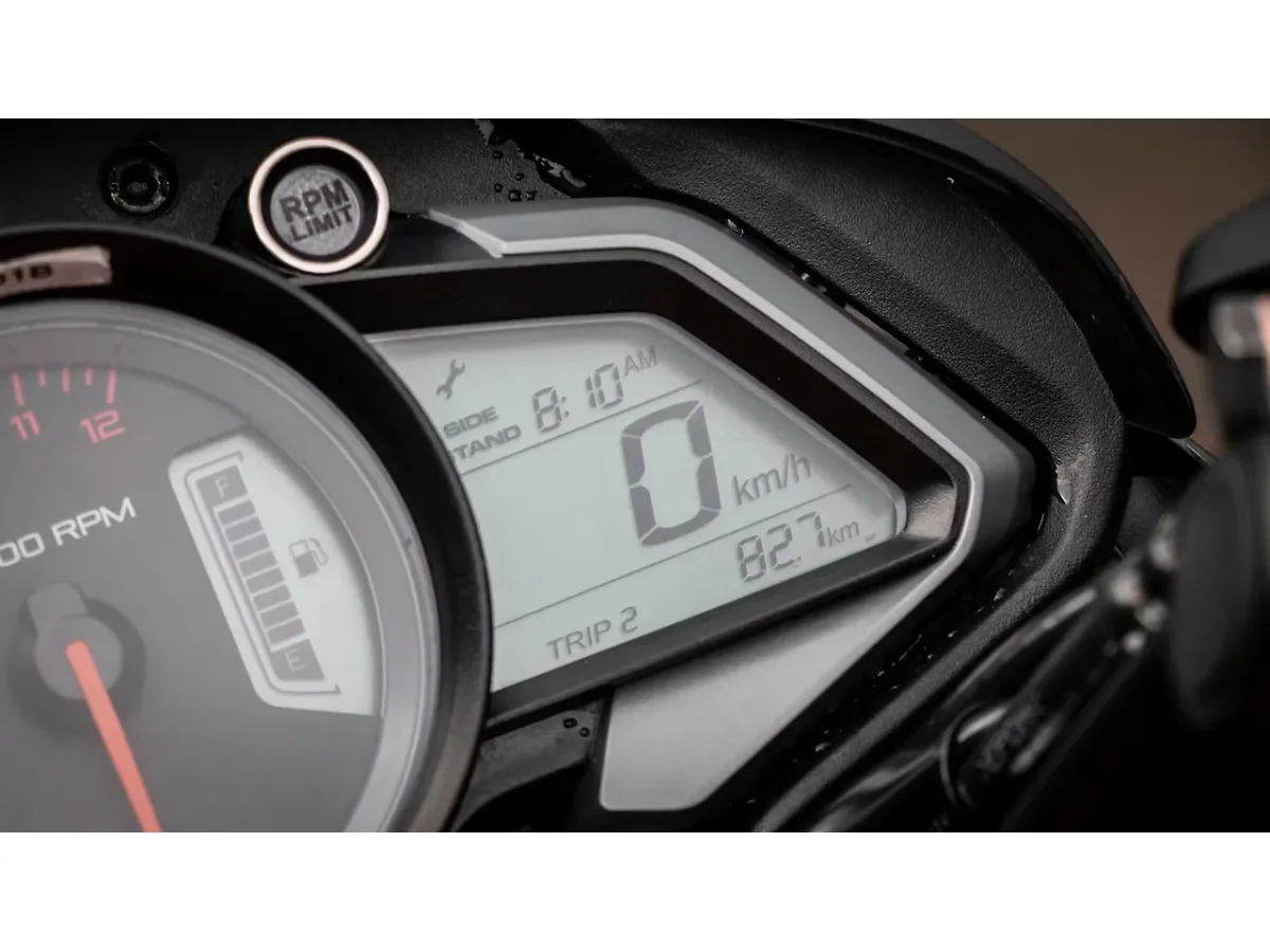 Bajaj Pulsar NS125 - Clock