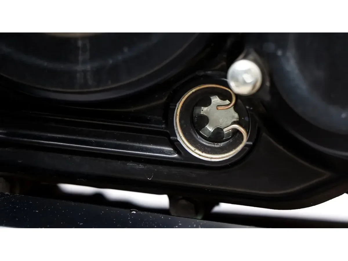 Bajaj Pulsar NS125 - Engine Oil Level Indicator