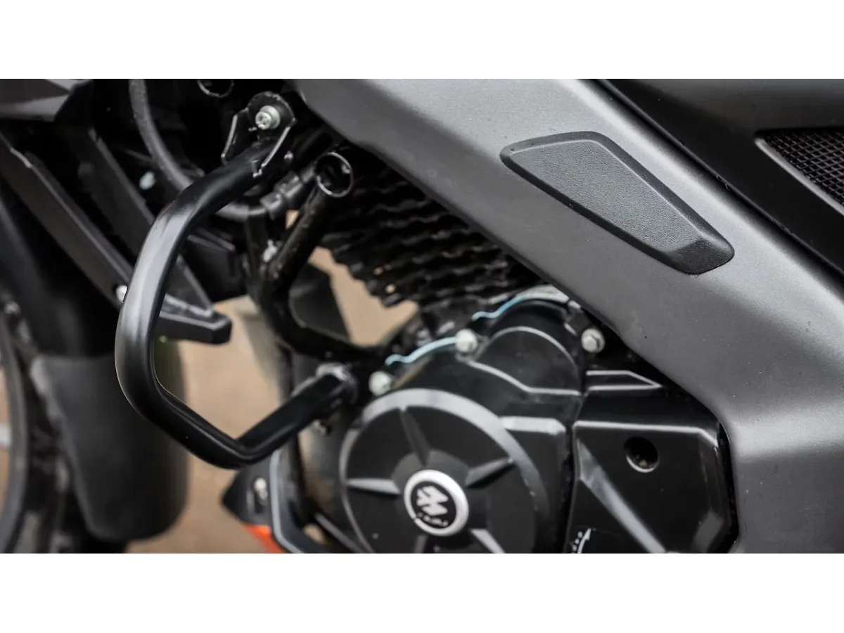 Bajaj Pulsar NS125 - Front Leg Guard