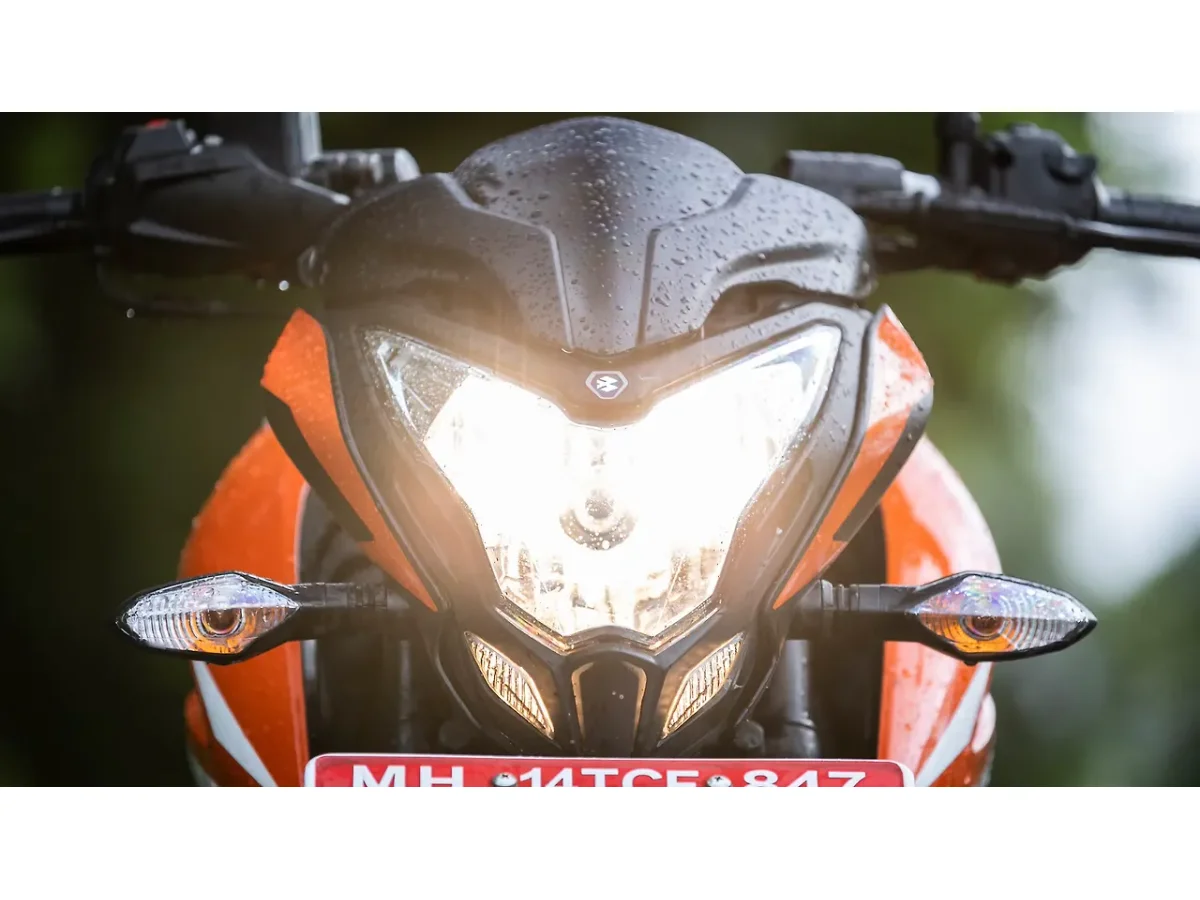 Bajaj Pulsar NS125 - Head Light