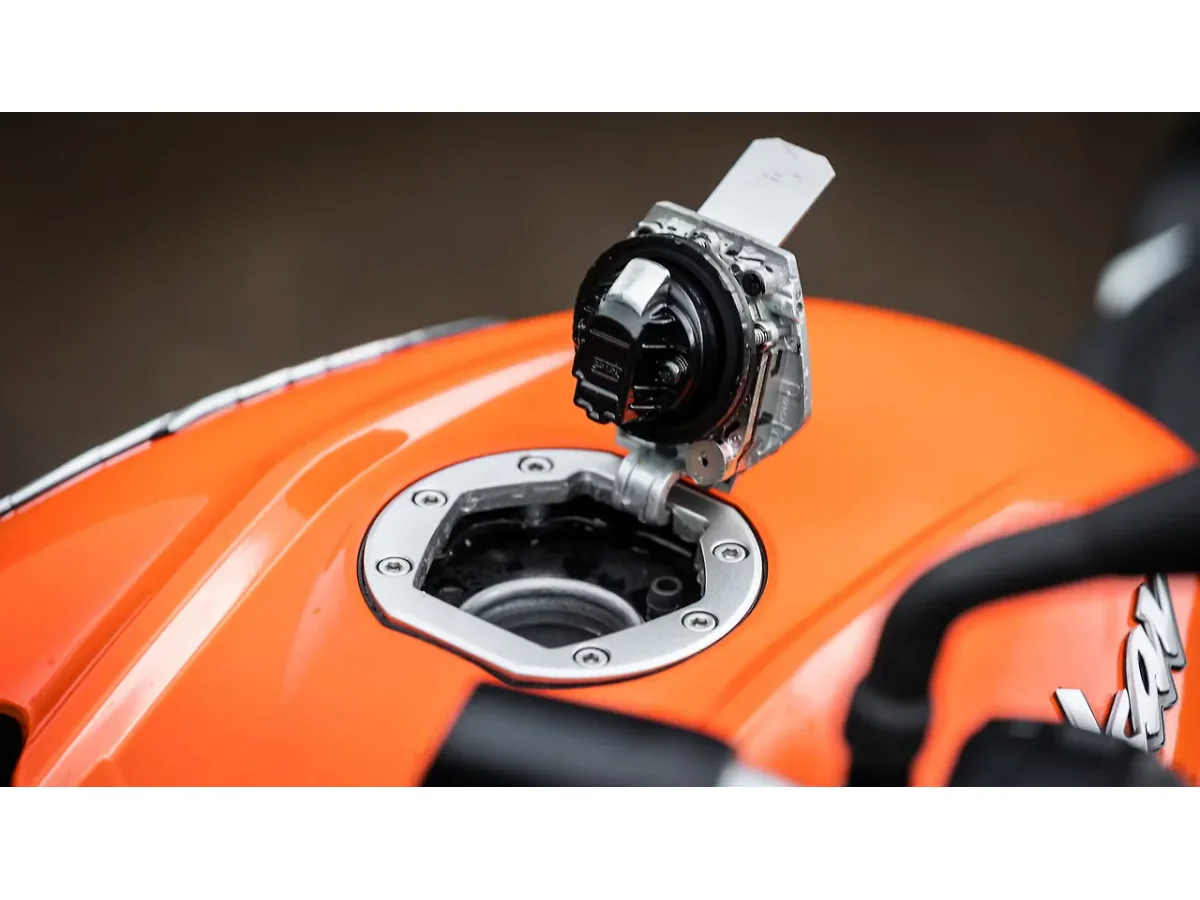 Bajaj Pulsar NS125 - Open Fuel Lid