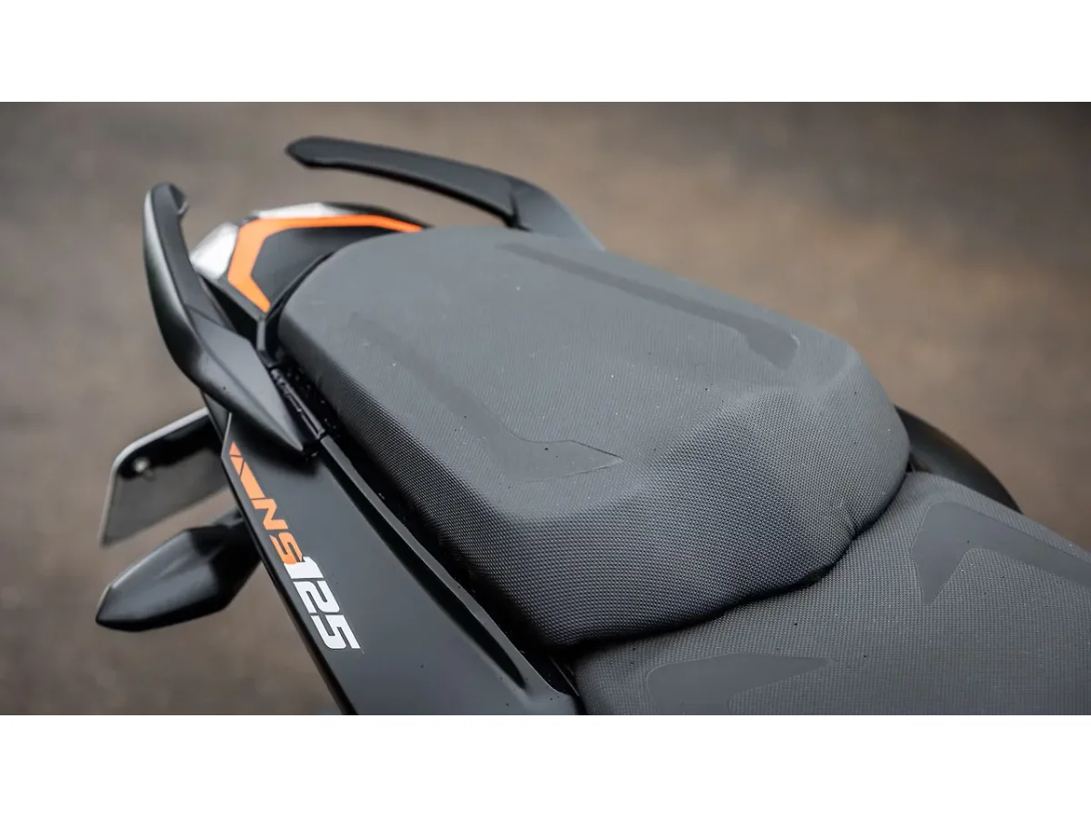 Bajaj Pulsar NS125 - Pillion Seat