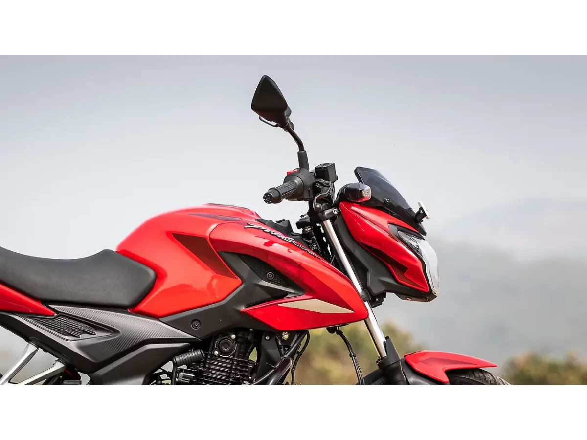 Bajaj Pulsar P150 - Branding Fuel Tank Decal