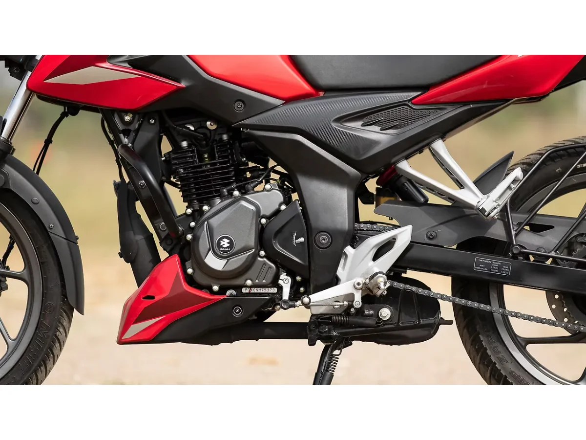 Bajaj Pulsar P150 - Engine From Left