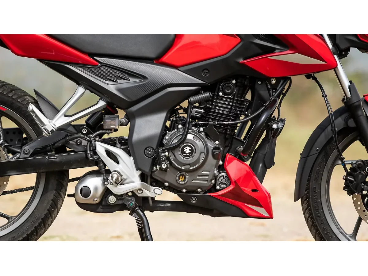 Bajaj Pulsar P150 - Engine From Right