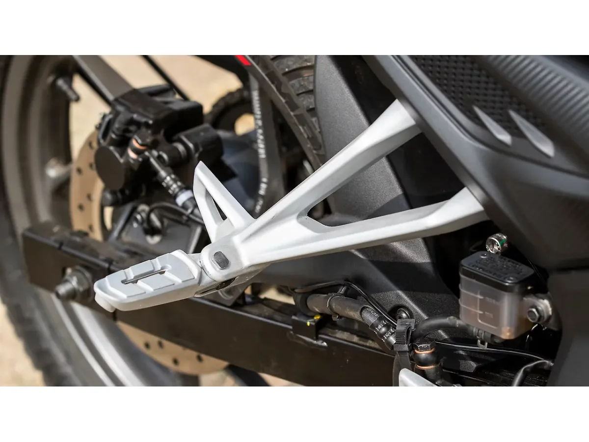 Bajaj Pulsar P150 - Pillion Footrest