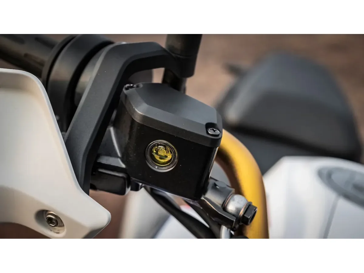BMW F 450 GS - Front Brake Fluid Reservoir