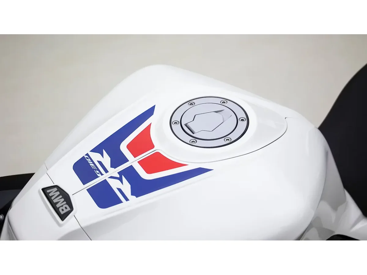 BMW G310 RR - Closed Fuel Lid