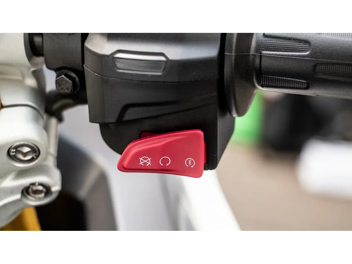 BMW G310 RR - Engine Start Switch