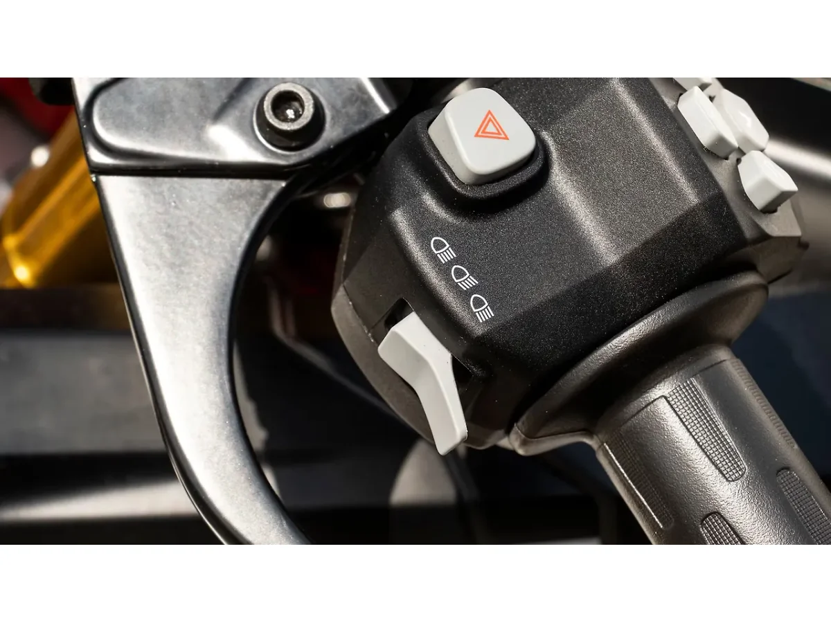BMW G310 RR - High Beam Low Beam Switch