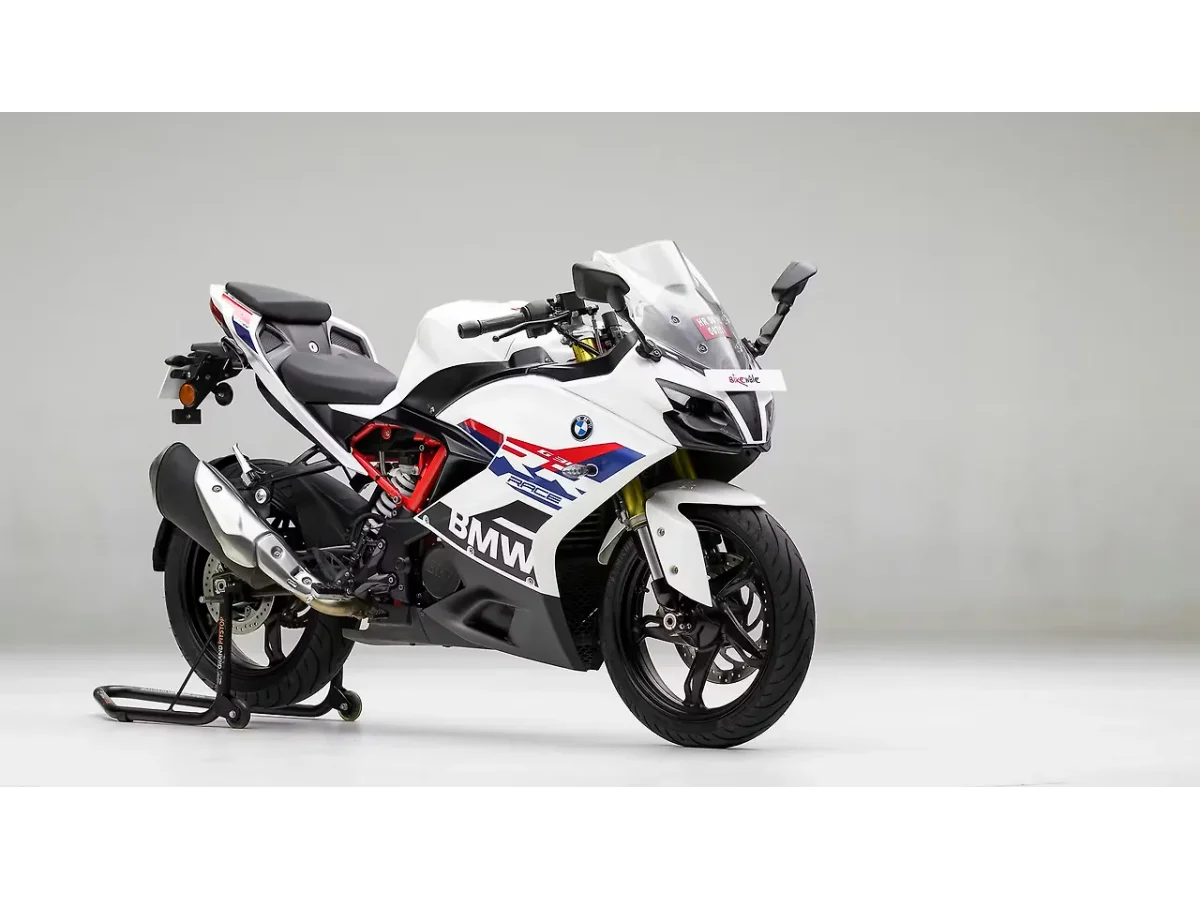 BMW G310 RR - Right Front Three Quarter