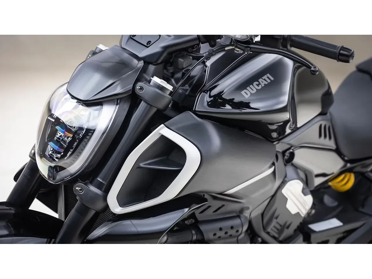 Ducati Diavel V4 - Branding Fuel Tank Decal