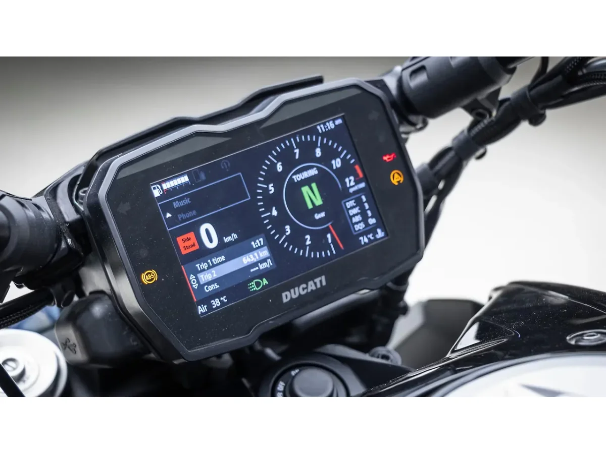 Ducati Diavel V4 - Clock