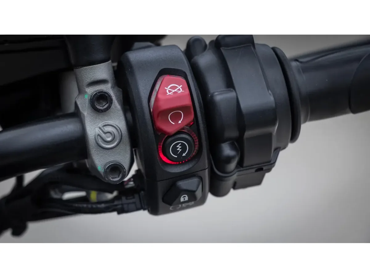 Ducati Diavel V4 - Engine Start Switch
