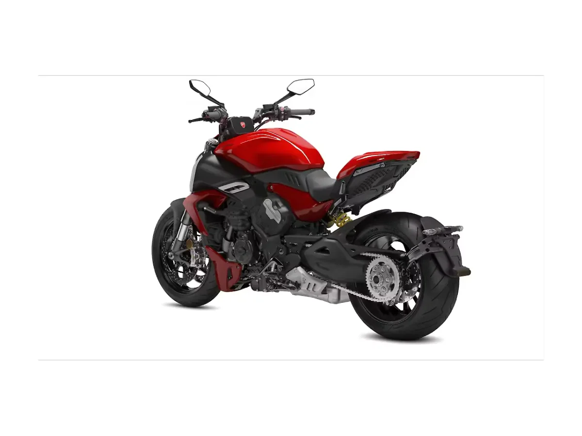 Ducati Diavel V4 - Left Rear Three Quarter